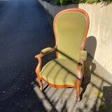 Fauteuil Voltaire XIX ème siècle, en noyer d'époque Louis Philippe, récemment recouvert.