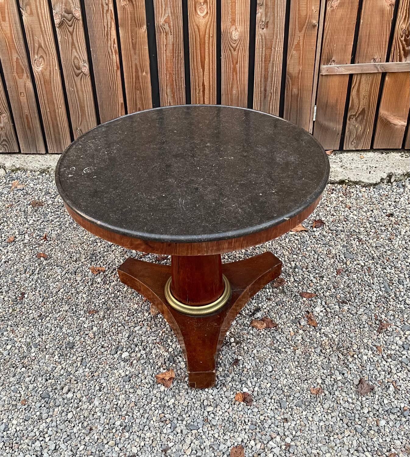 Guéridon rond Empire en marbré