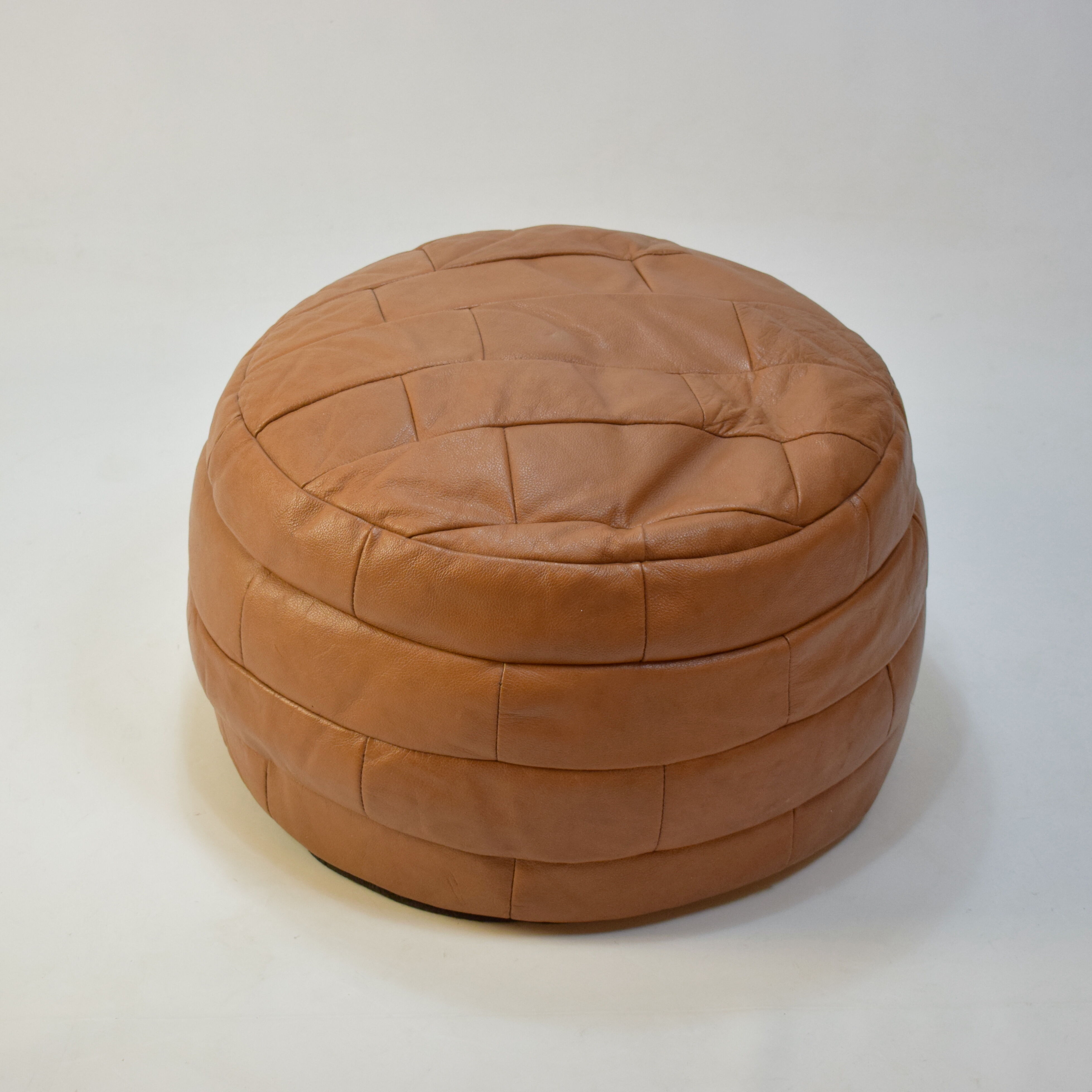 Leather round Pouf De Sede, 70