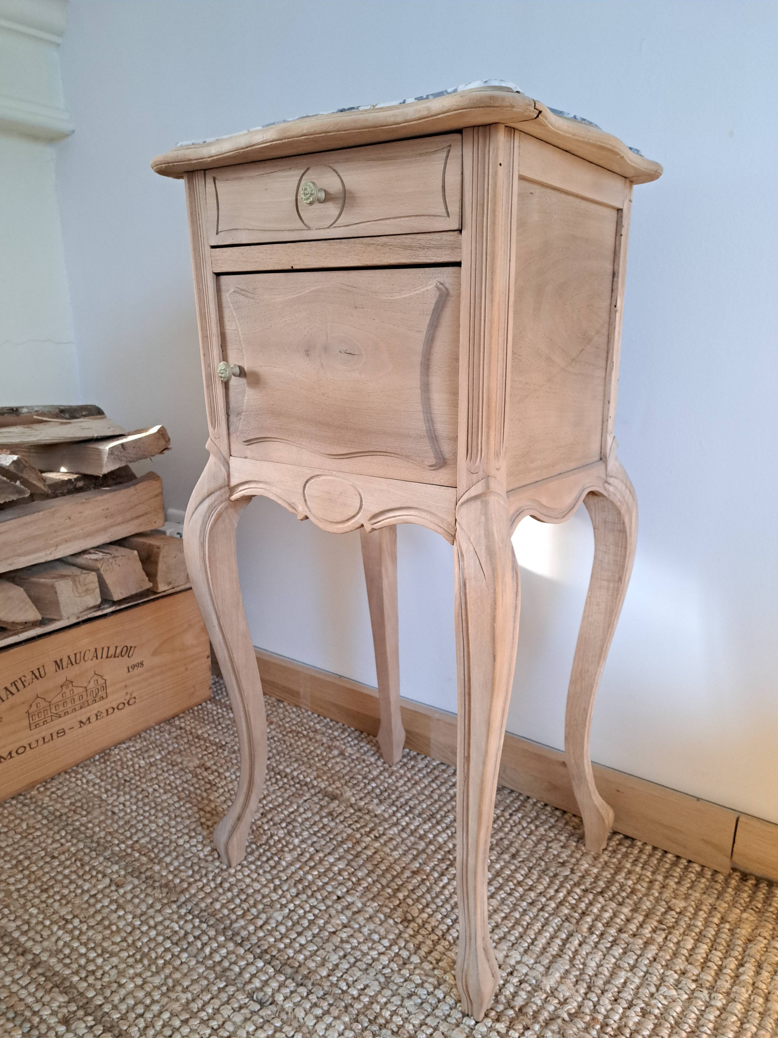 Table d'appoint chevet de style louis XV bois clair