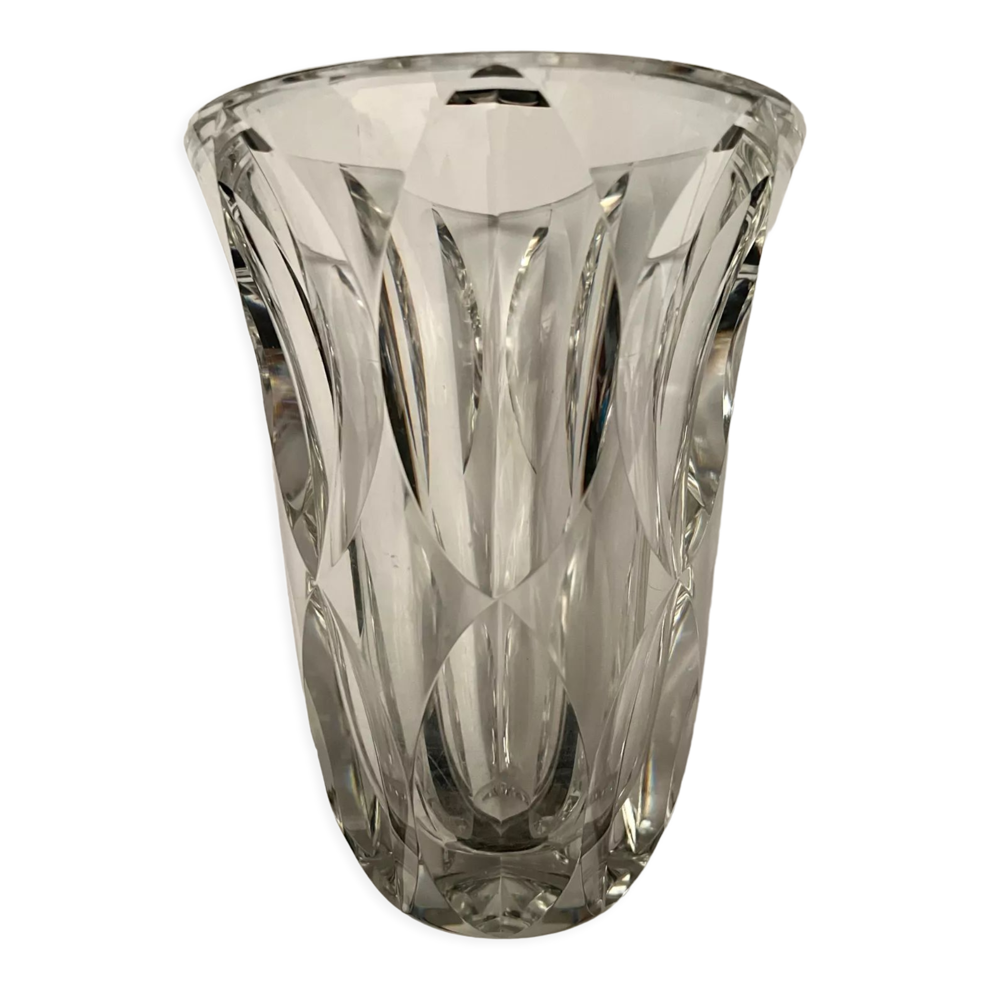 Art deco vase in cut crystal signed Saint Louis