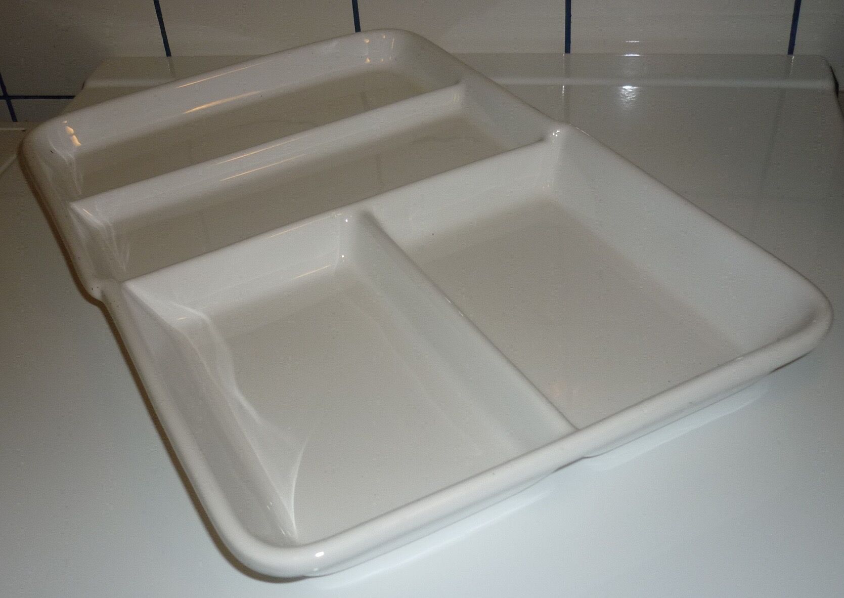 White ceramic compartment dish