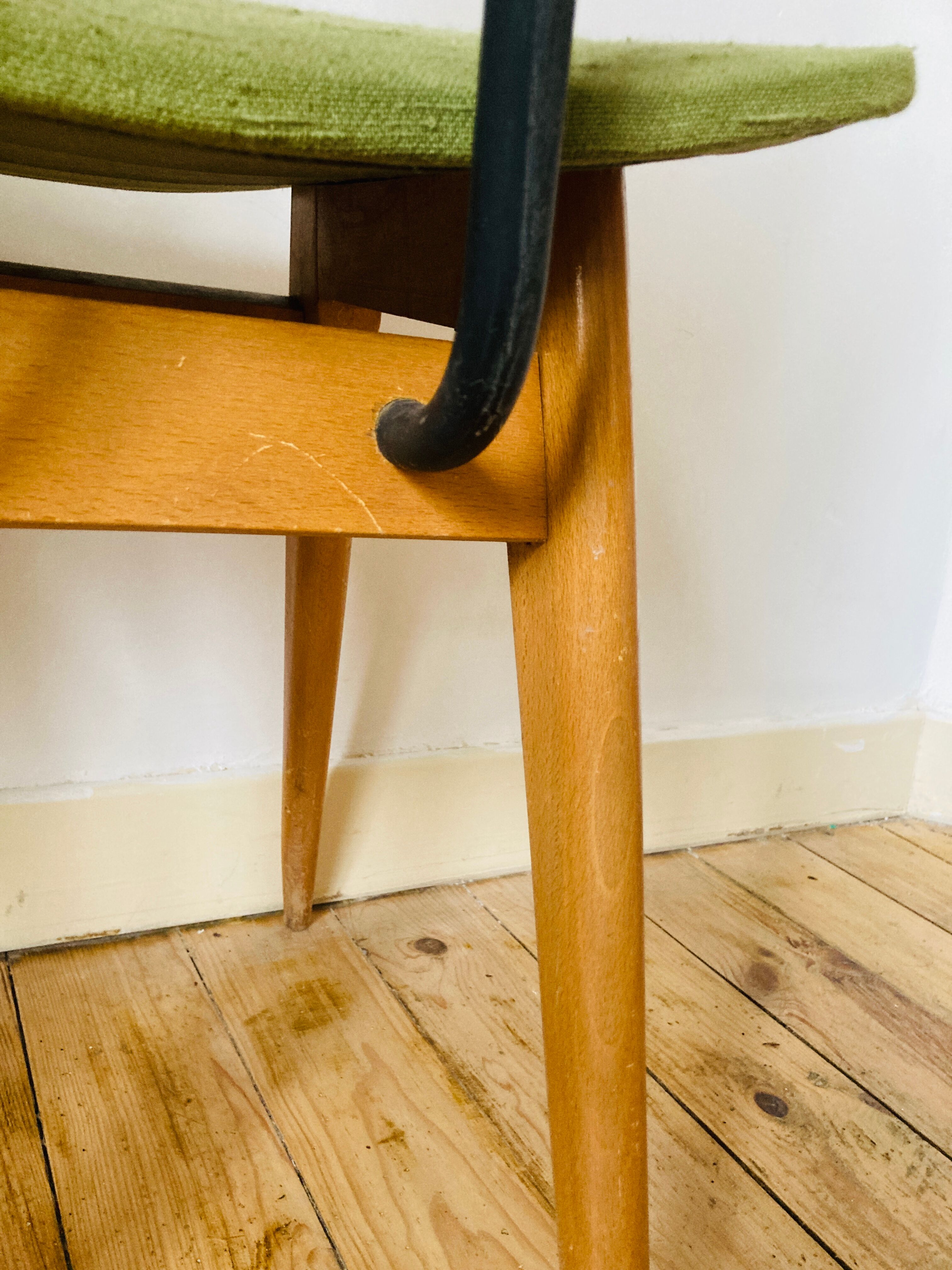 Green scandinavian wooden chairs 60/70