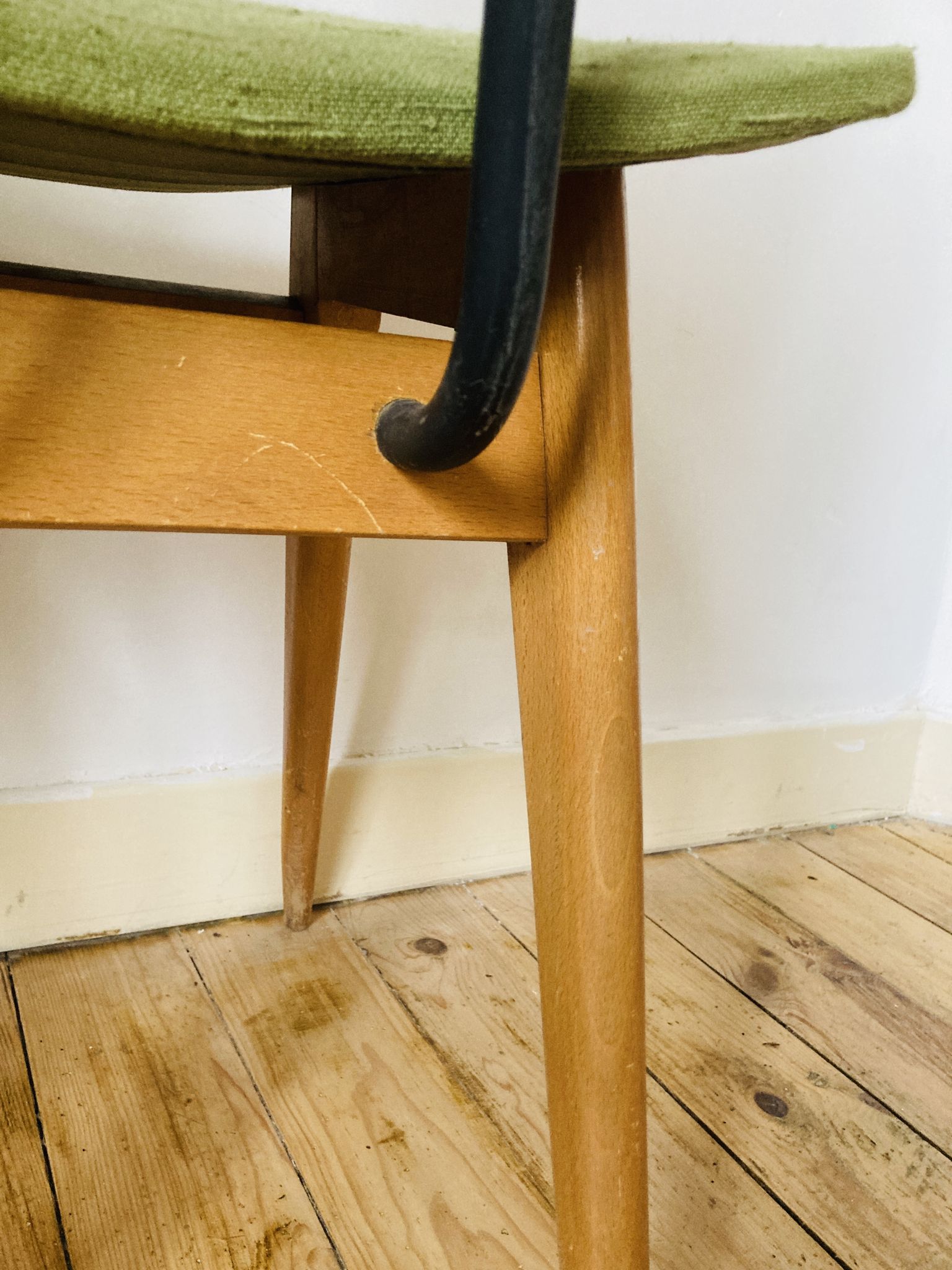 Green scandinavian wooden chairs 60/70