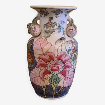 Vase en porcelaine de Chine "famille rose", début XXème