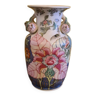 Vase en porcelaine de Chine "famille rose", début XXème