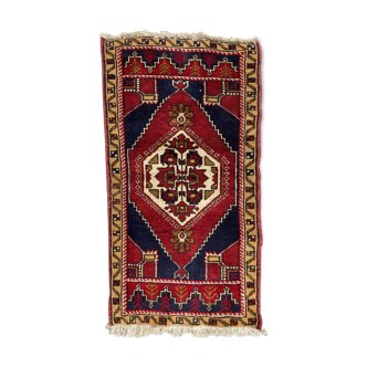 Nice little Turkish vintage carpet Yastik 53x97 cm