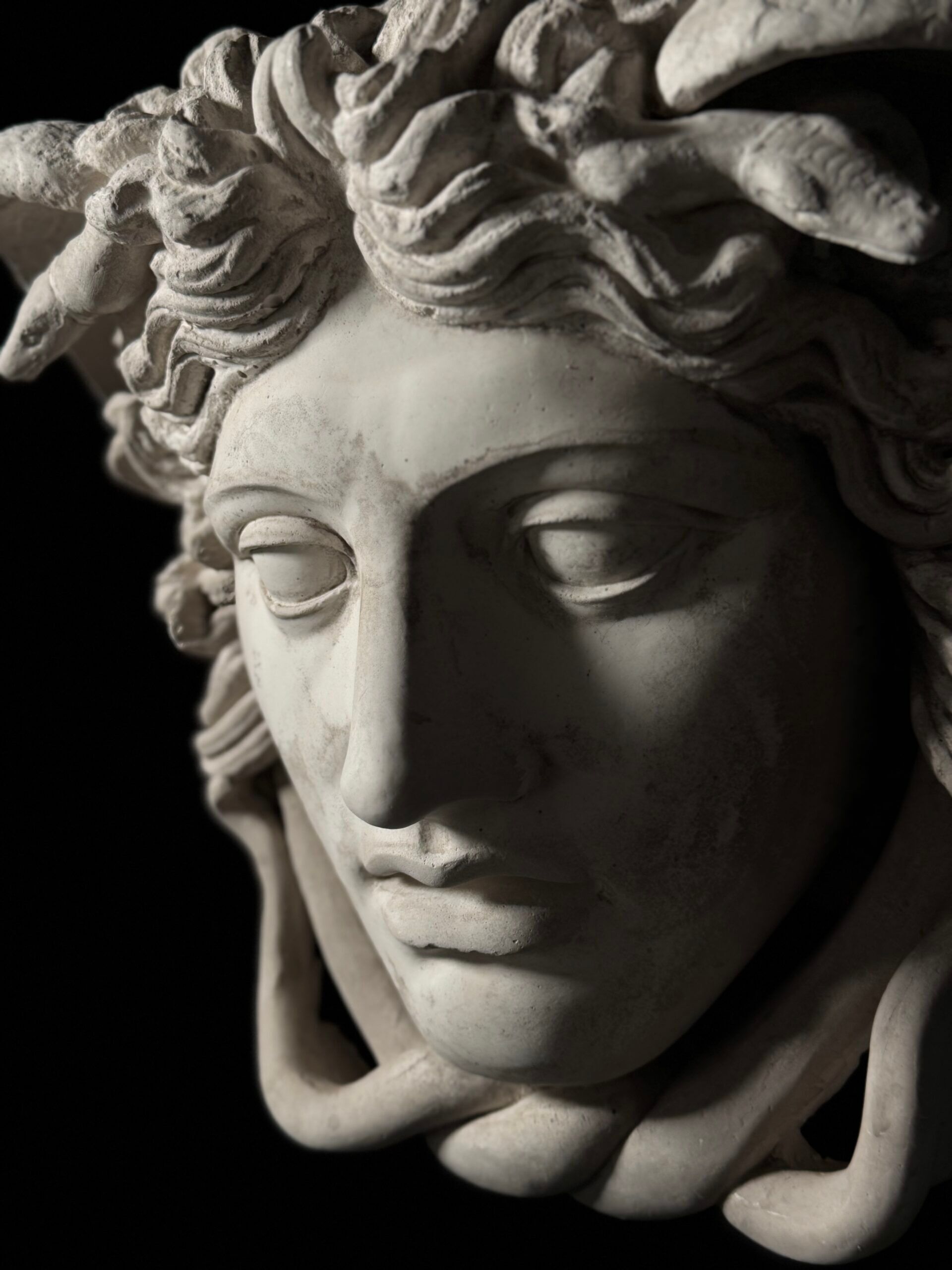Medusa wall decoration plaster