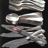 Set of silvered metal cutlery 1/1000th