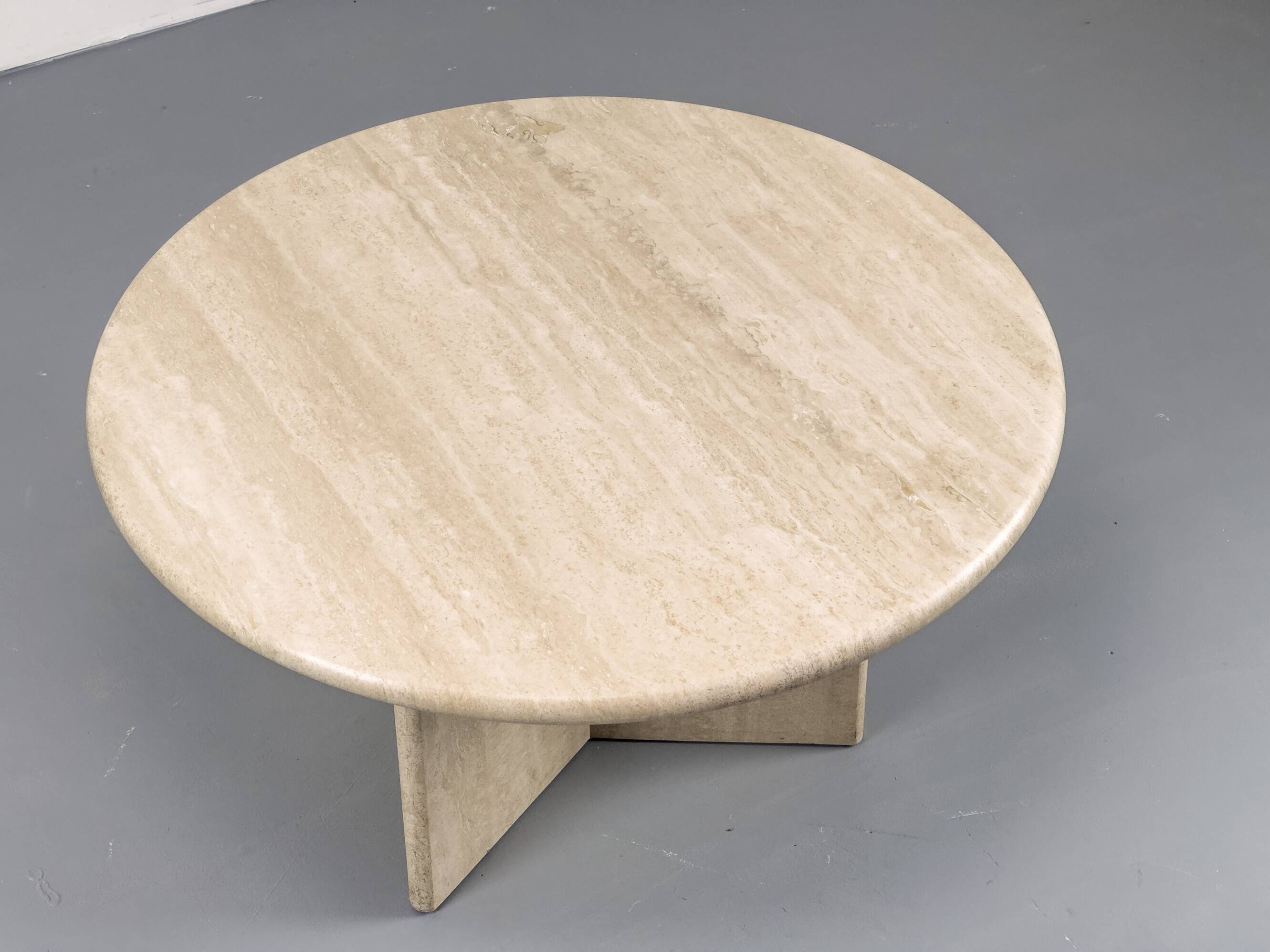 Table basse circulaire vintage en travertin, années 1970