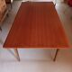 Table scandinave