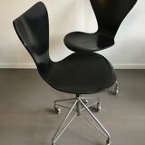 3117  chairs by Arne Jacobsen for Fritz Hansen