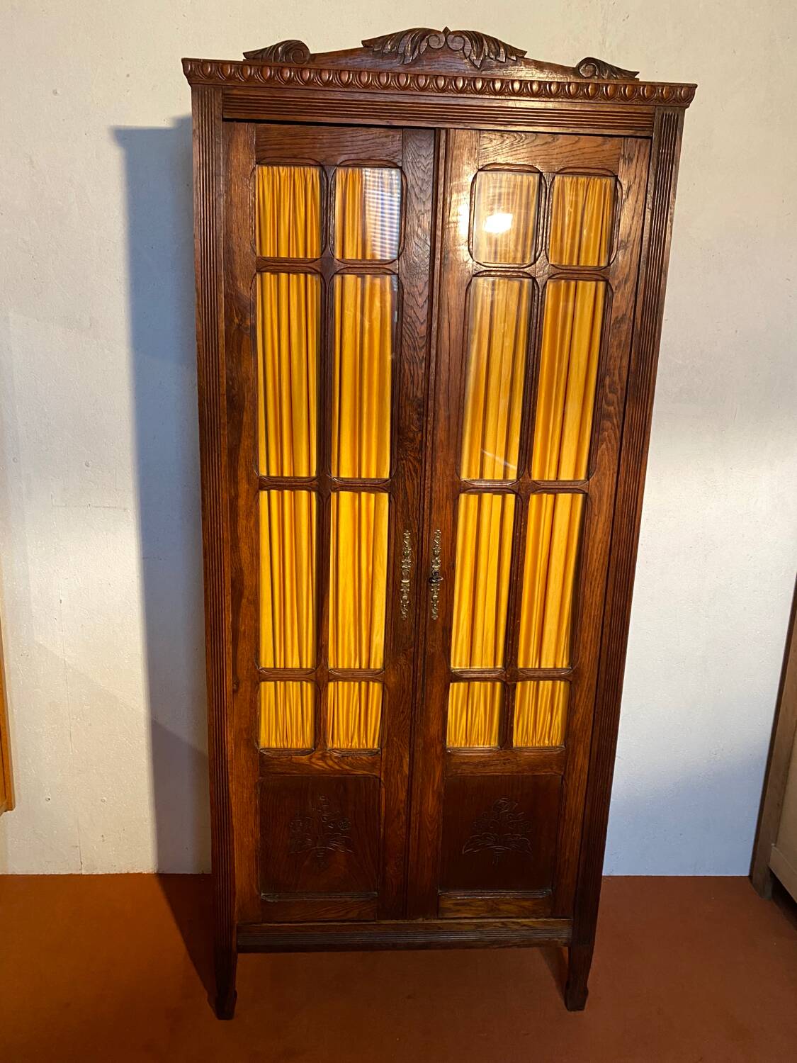 Small Parisian wardrobe