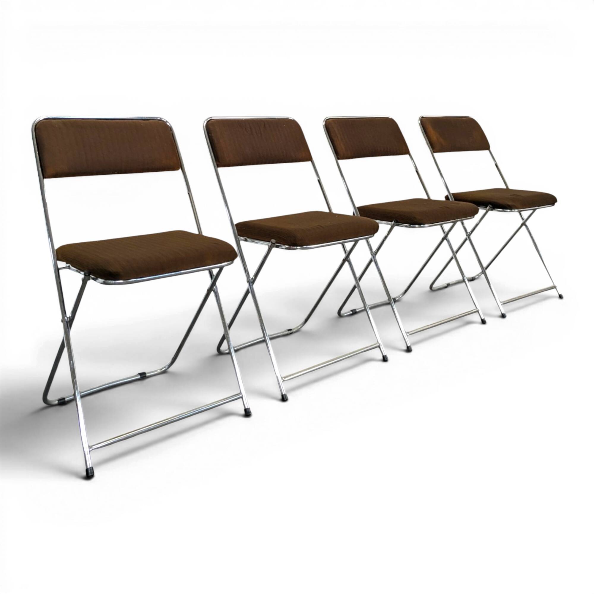 Set of 4 folding chairs