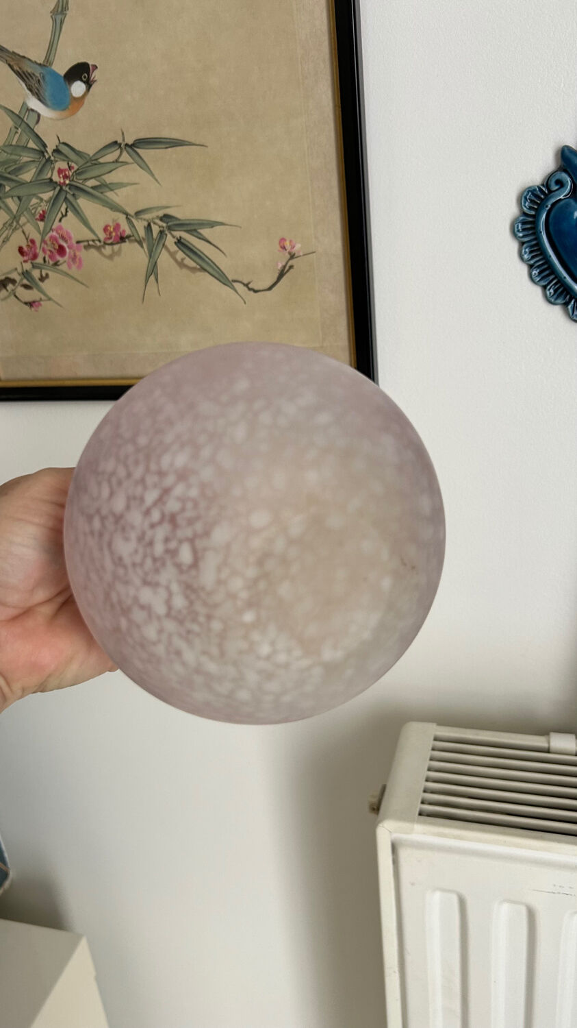 Vase boule moucheté rose