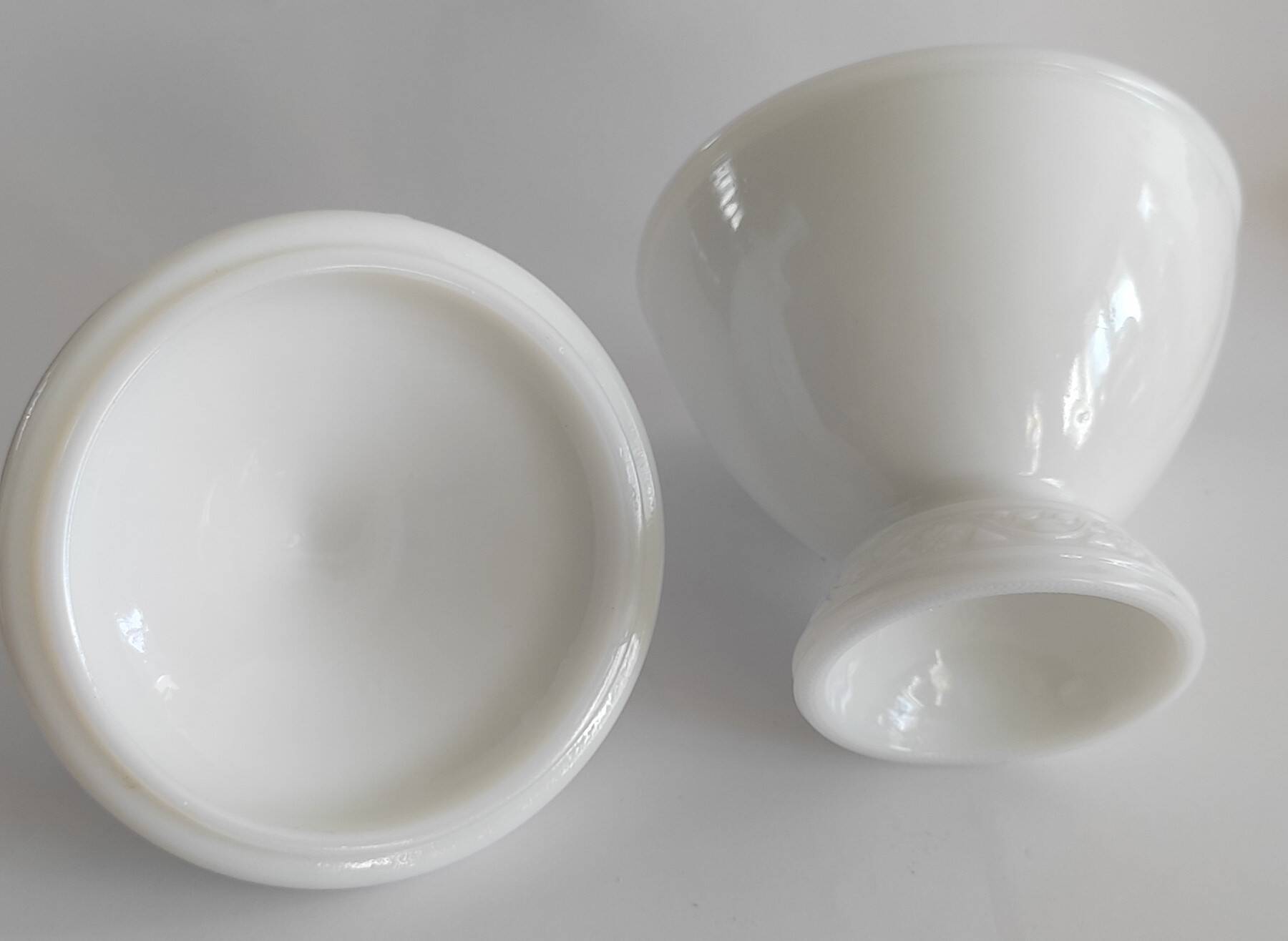 Bonbonnière en opaline