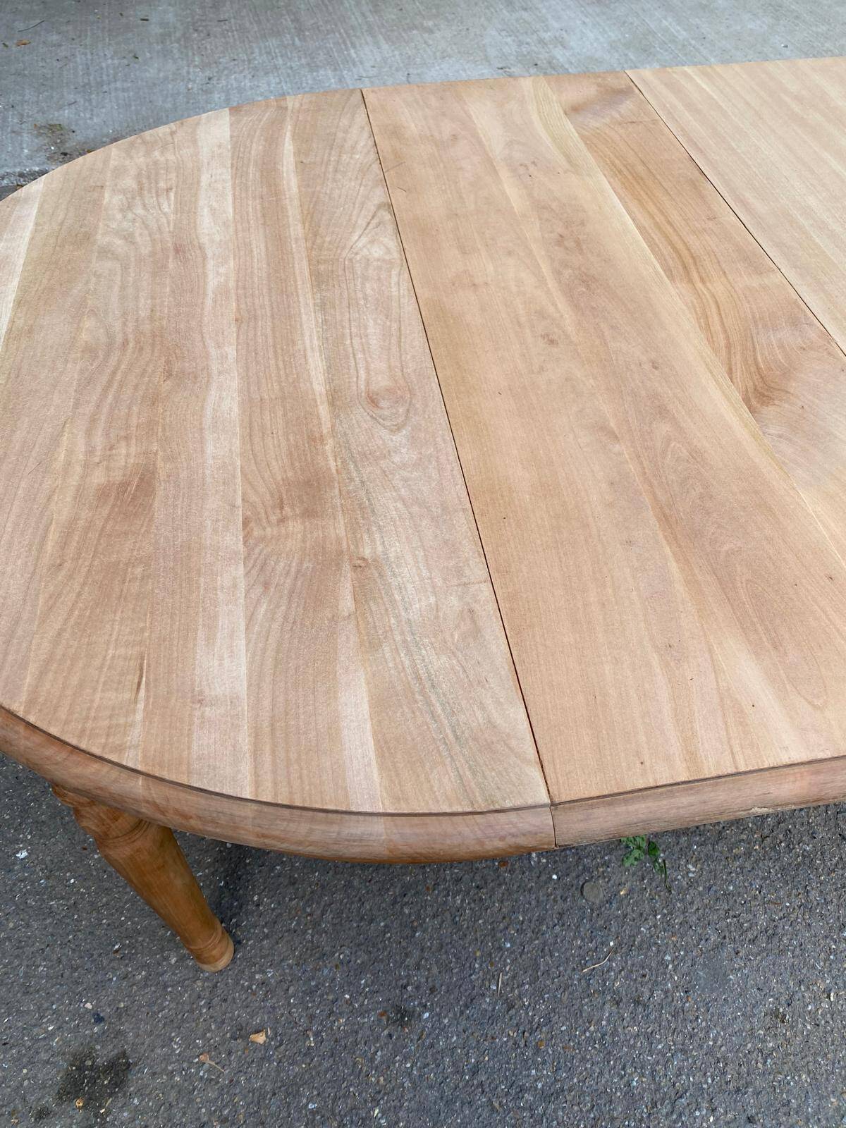 Art Deco round extendable dining table renovated in solid oak 225cm 20th century