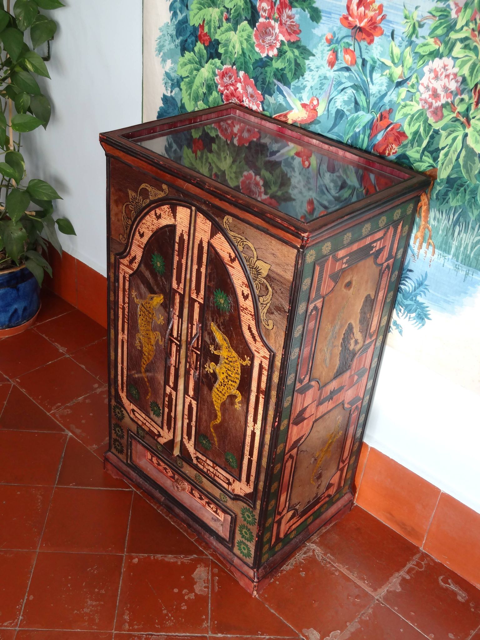 Bali furniture (sideboard) in polychromed banana leaves 54 x 91 x 38 cm