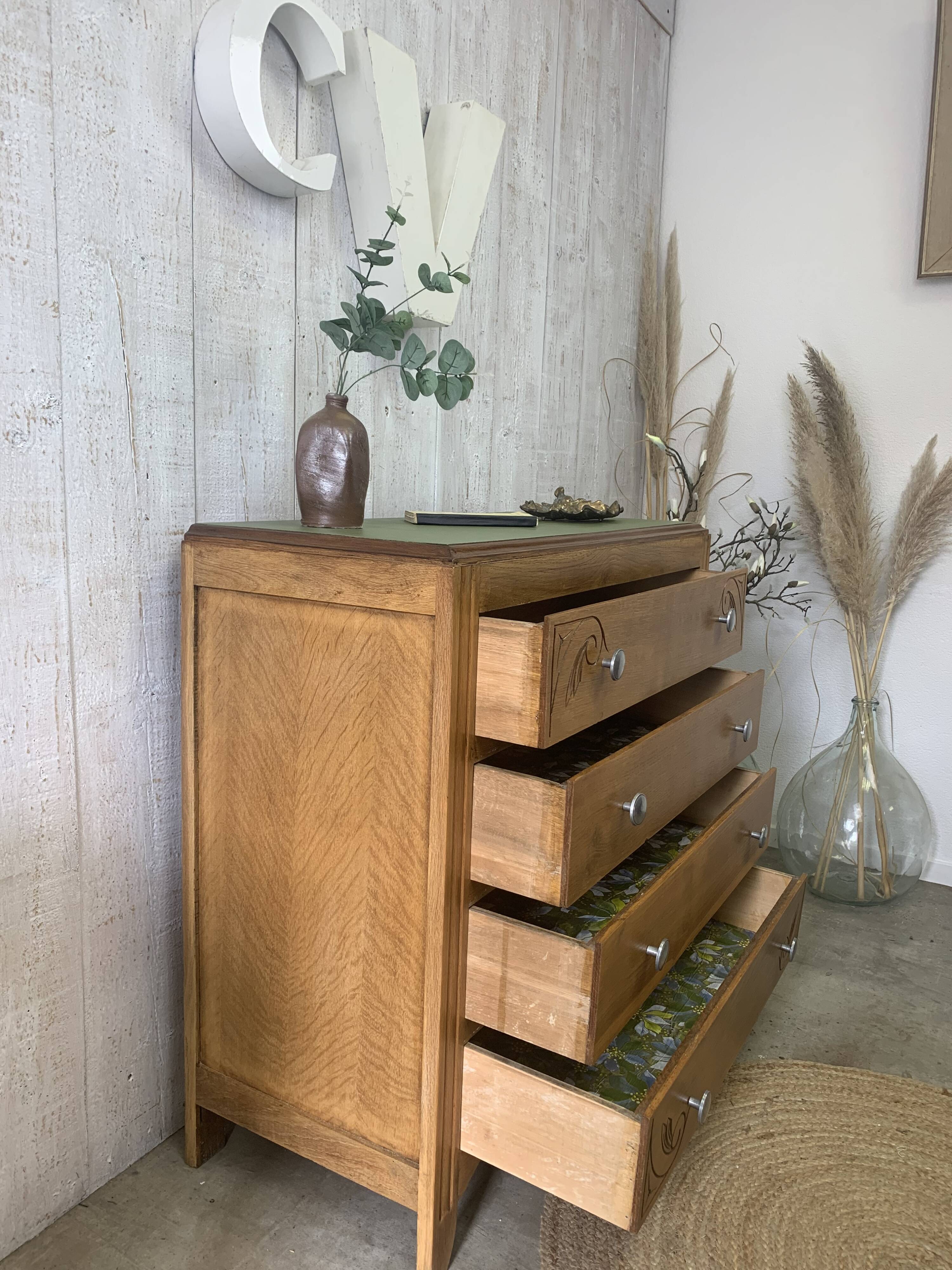 Vintage chest of drawers