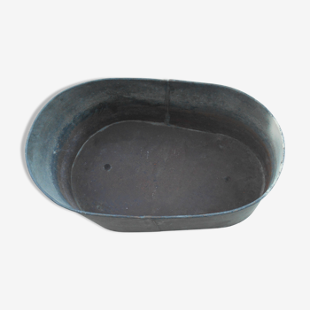 Zinc bathtub wooden base