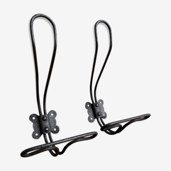 Pair of metal hooks