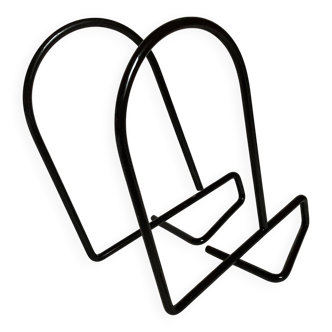 Pair of black metal bookends A