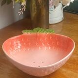 Saladier en forme de fraise et en barbotine