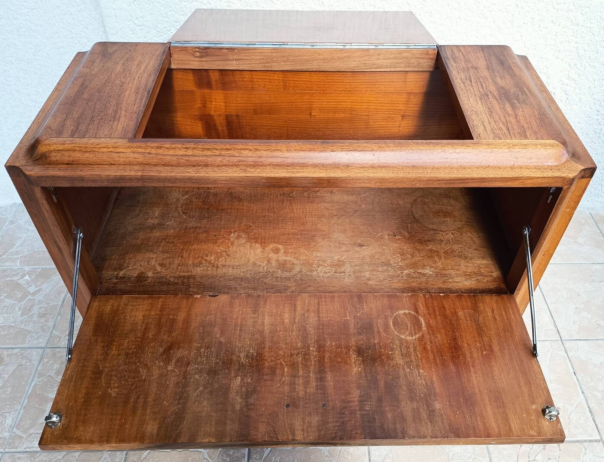 Art Deco walnut burl bar