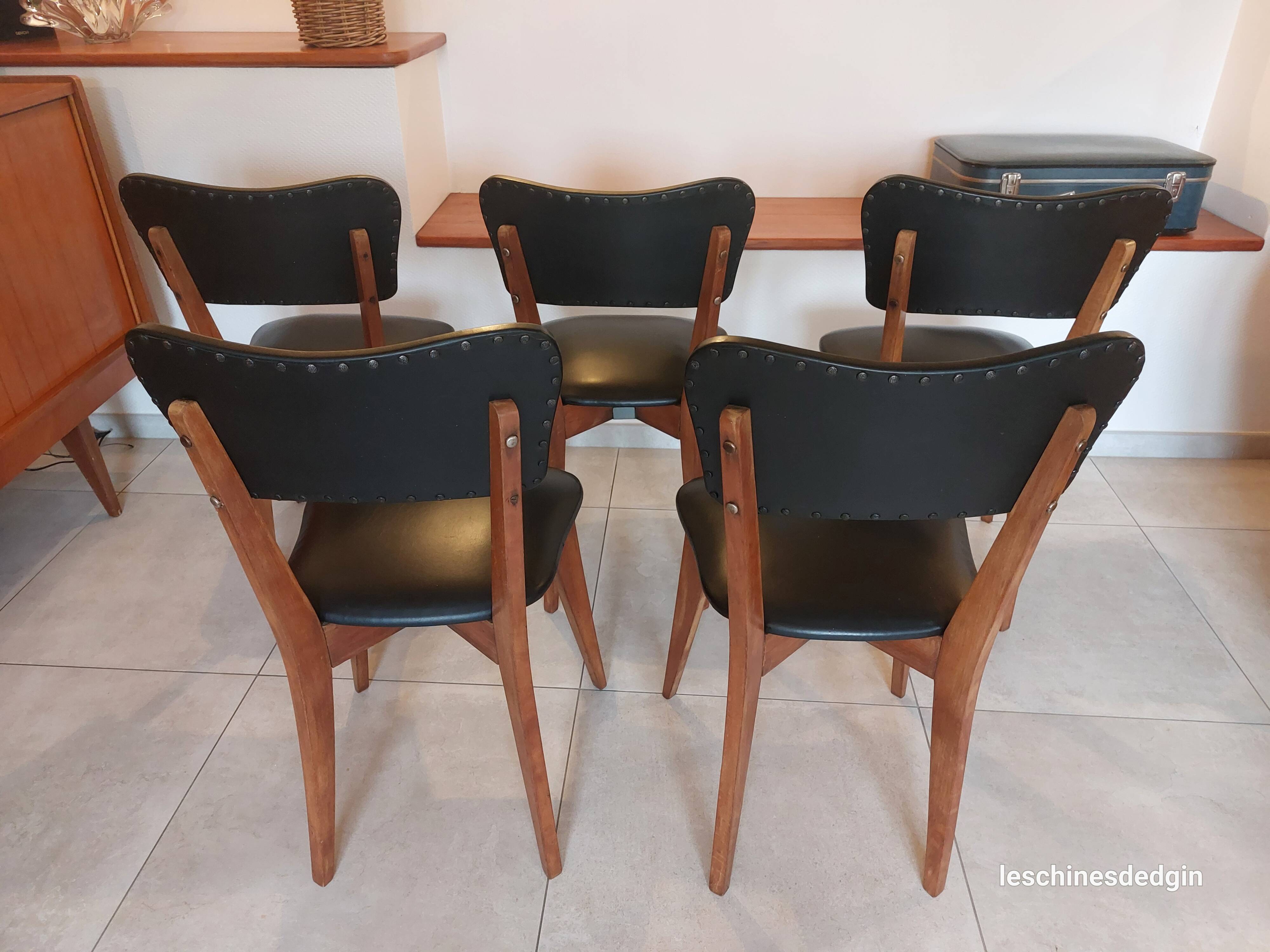 5 chairs in wood and black faux leather, Scandinavian style