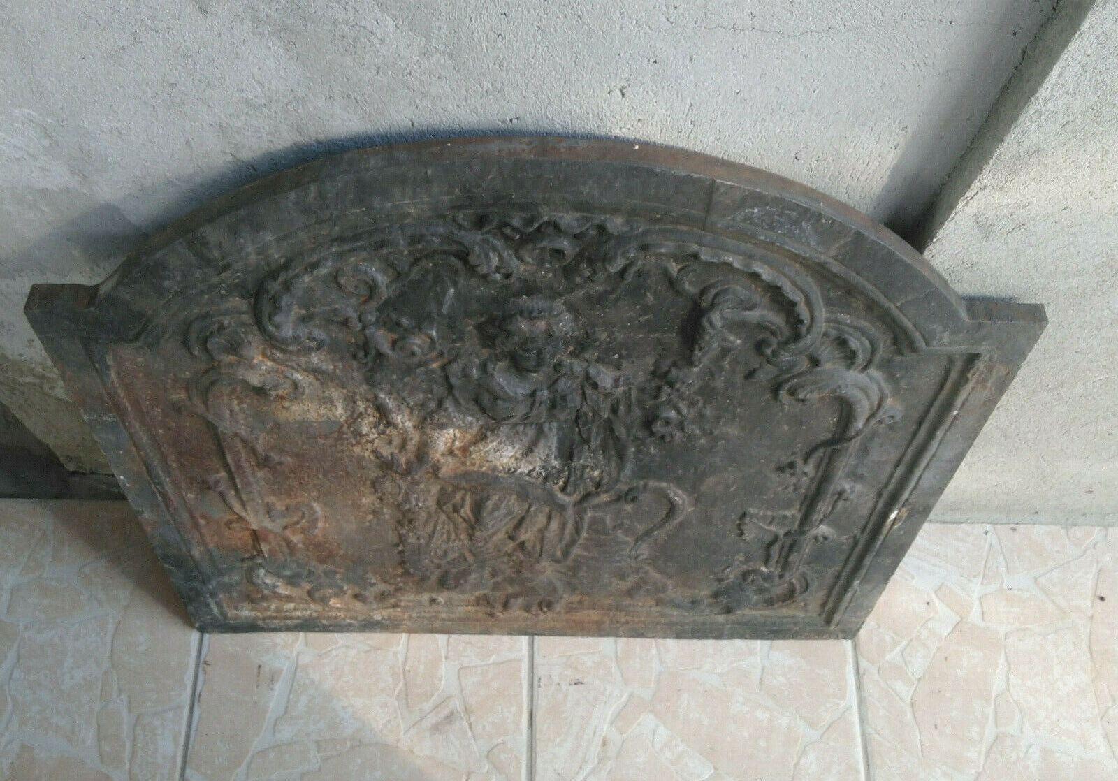 Cousance cast iron chimney plate