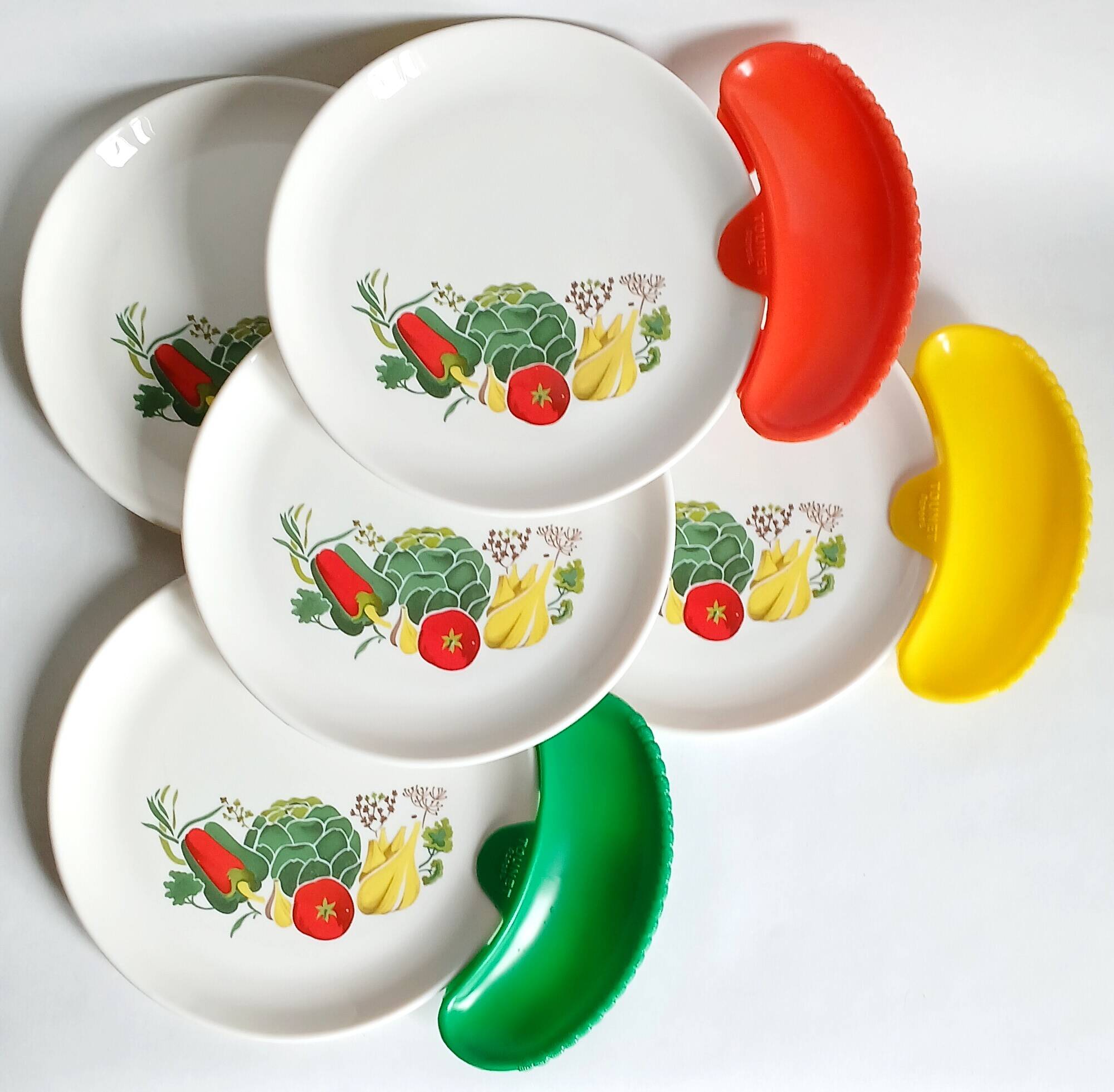 5 dessert/salad plates with stylised vegetable decoration. Sovirel France 70