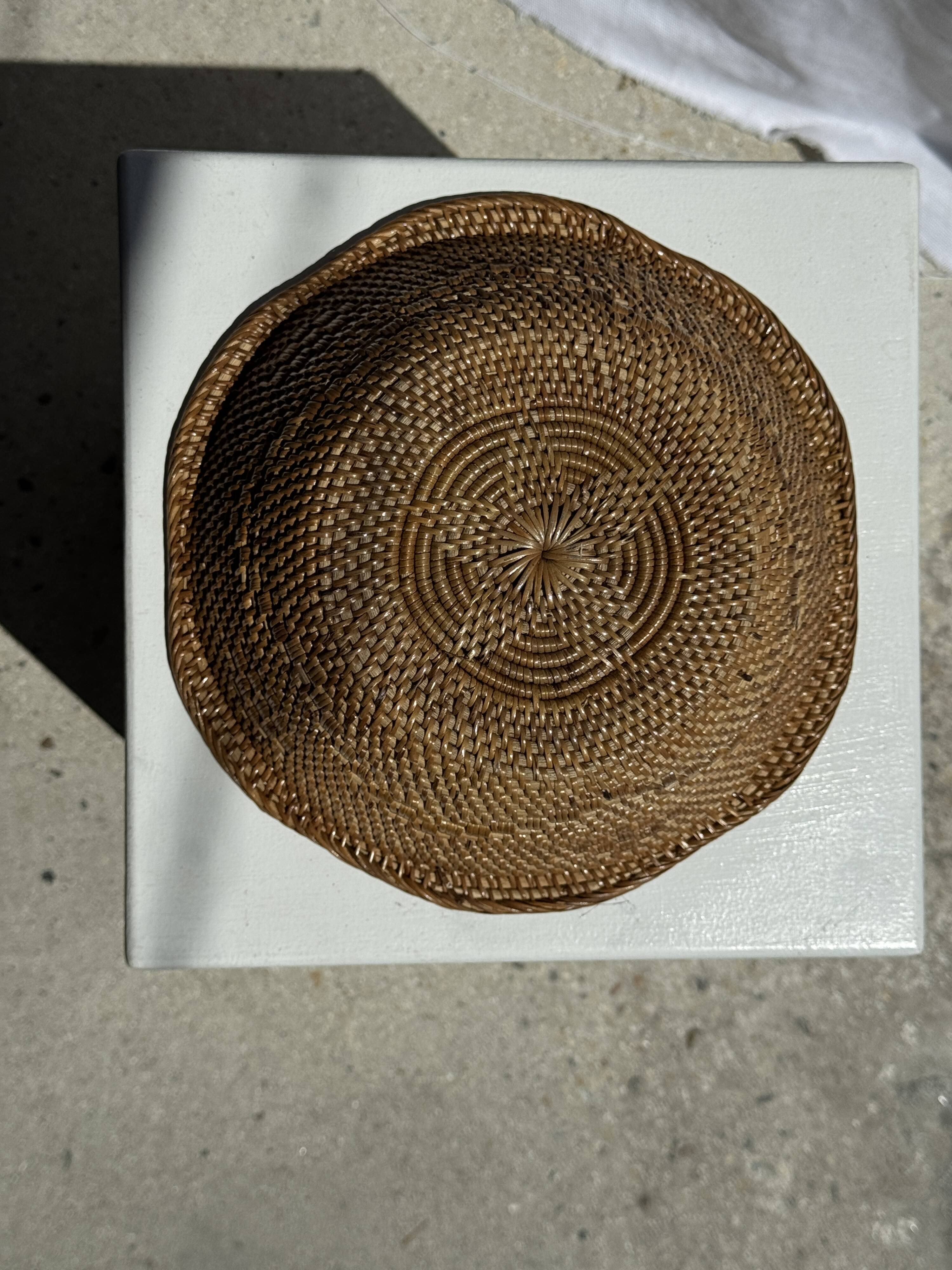 Handcrafted Indonesian rattan flower-shaped basket D26 H8