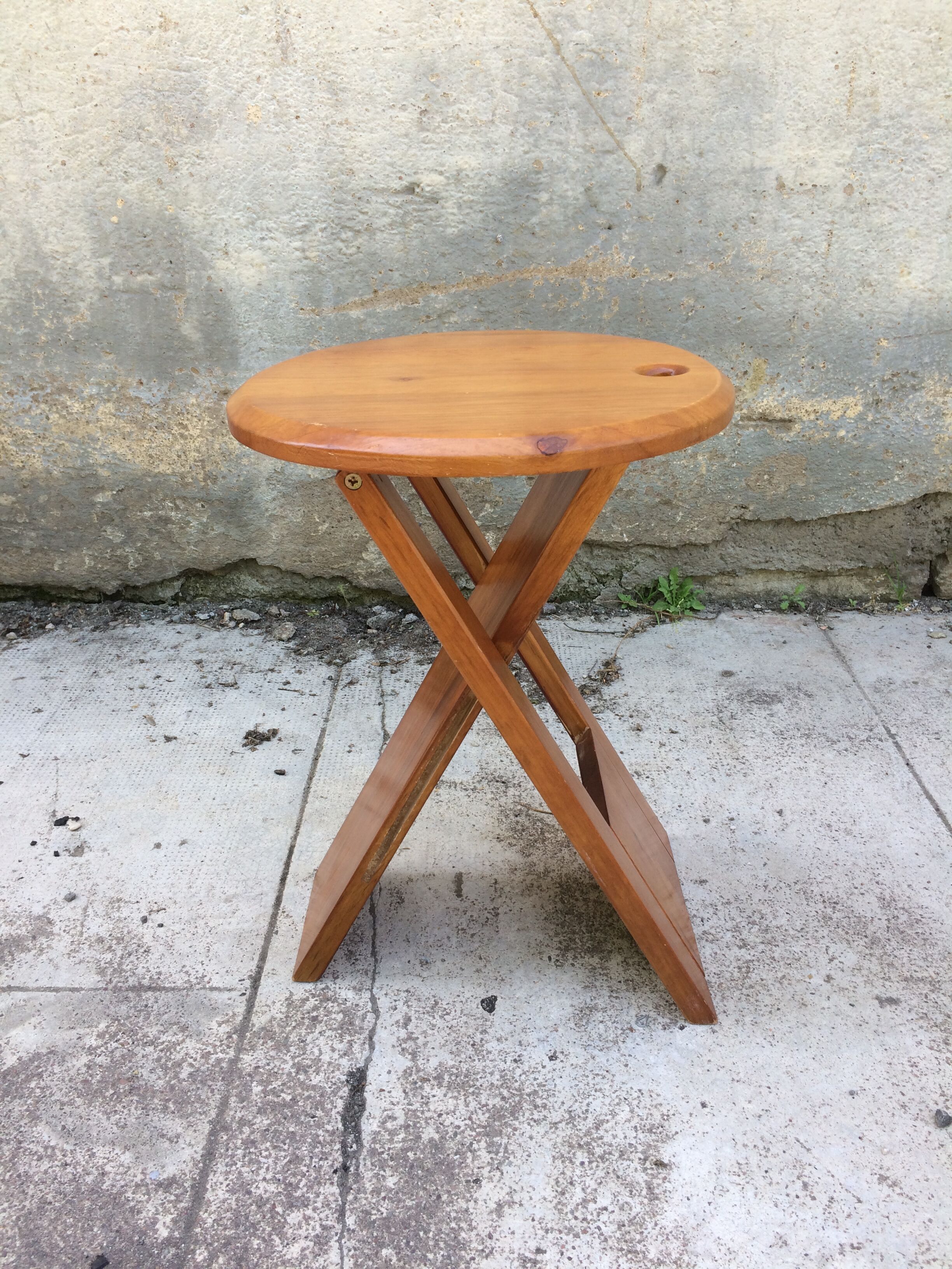 Tabouret Suzy pliant par Adrian Reed