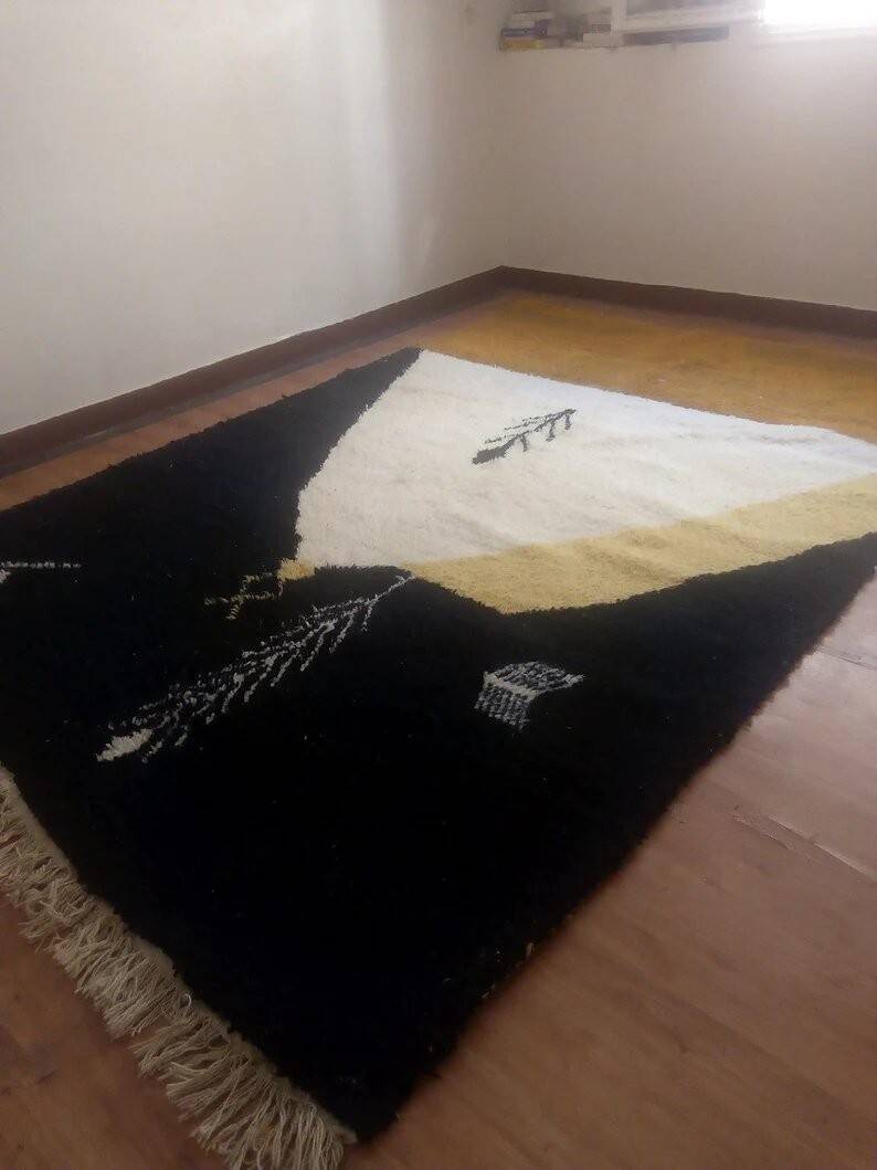 Tapis marocain beni ourain à motif noir