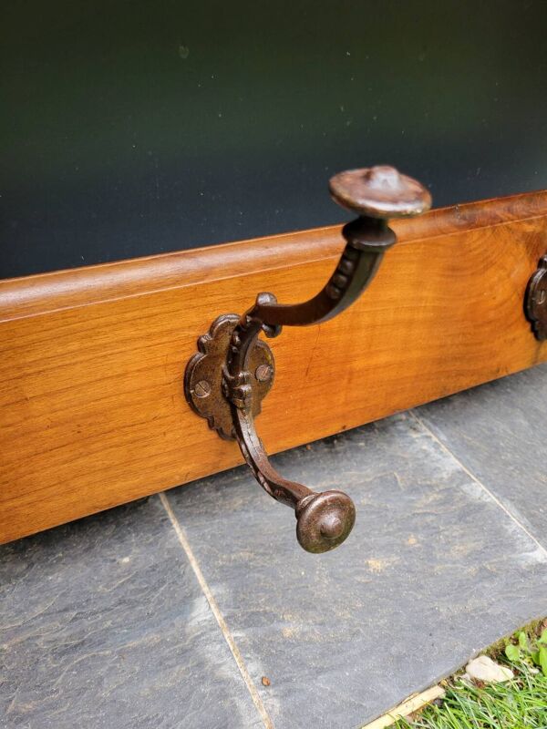 Porte manteau porte chapeau en noyer