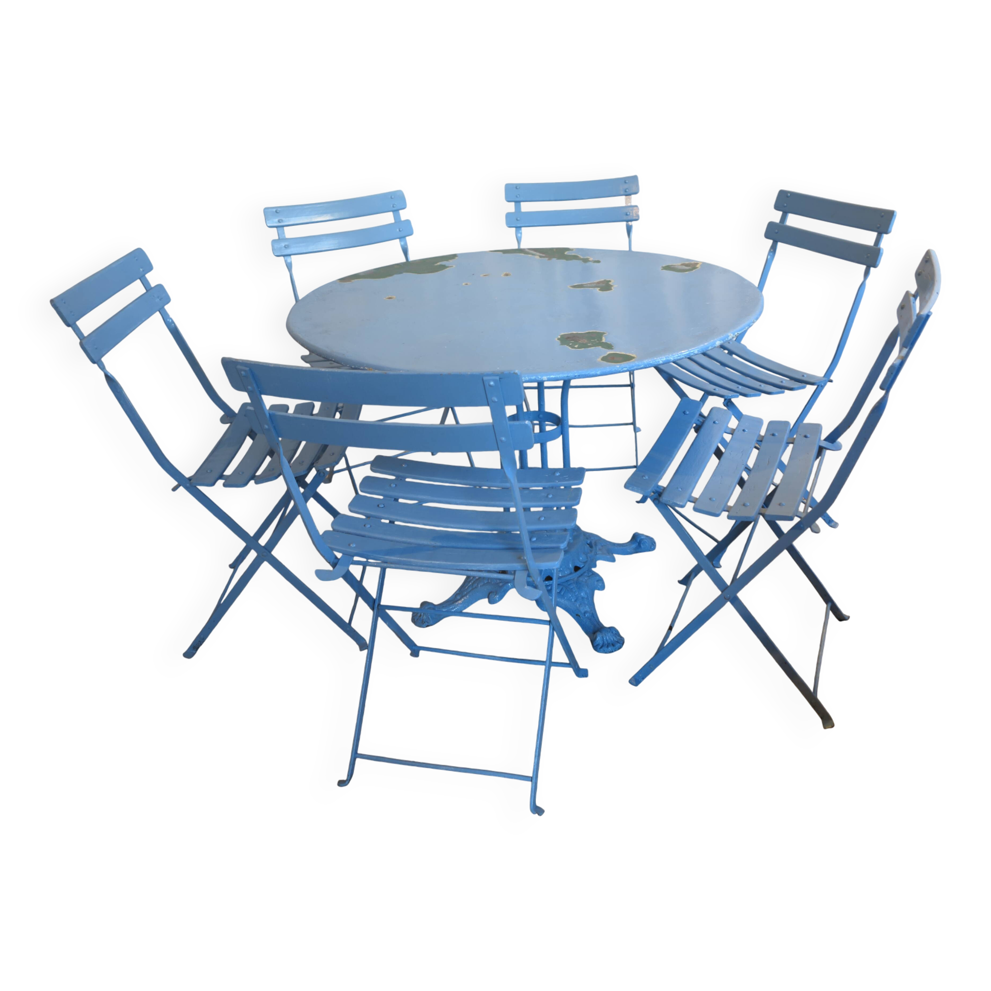 blue garden furniture "The earth is flat"