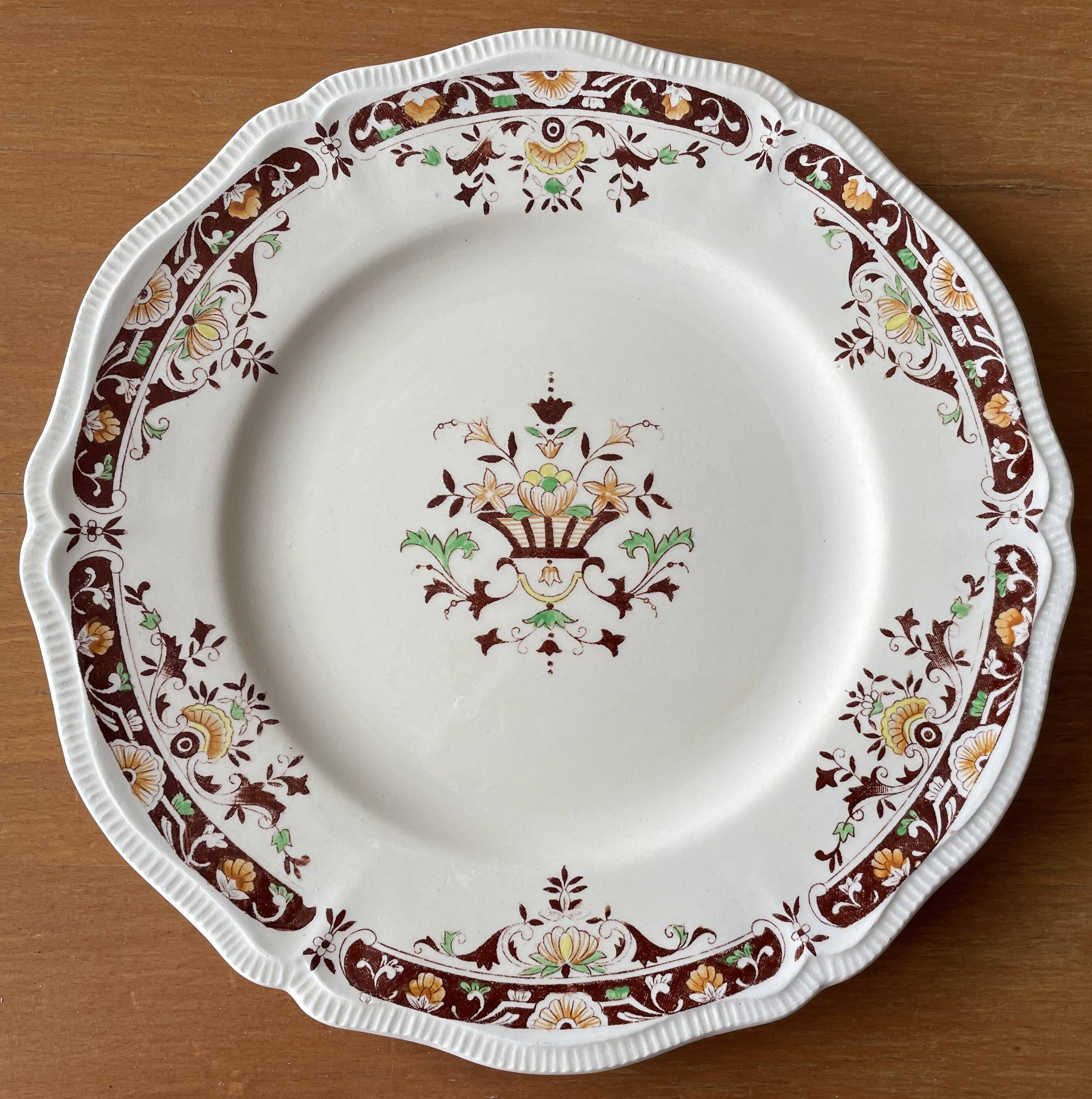 6 grandes assiettes à dessert anciennes en faïence de Longchamp