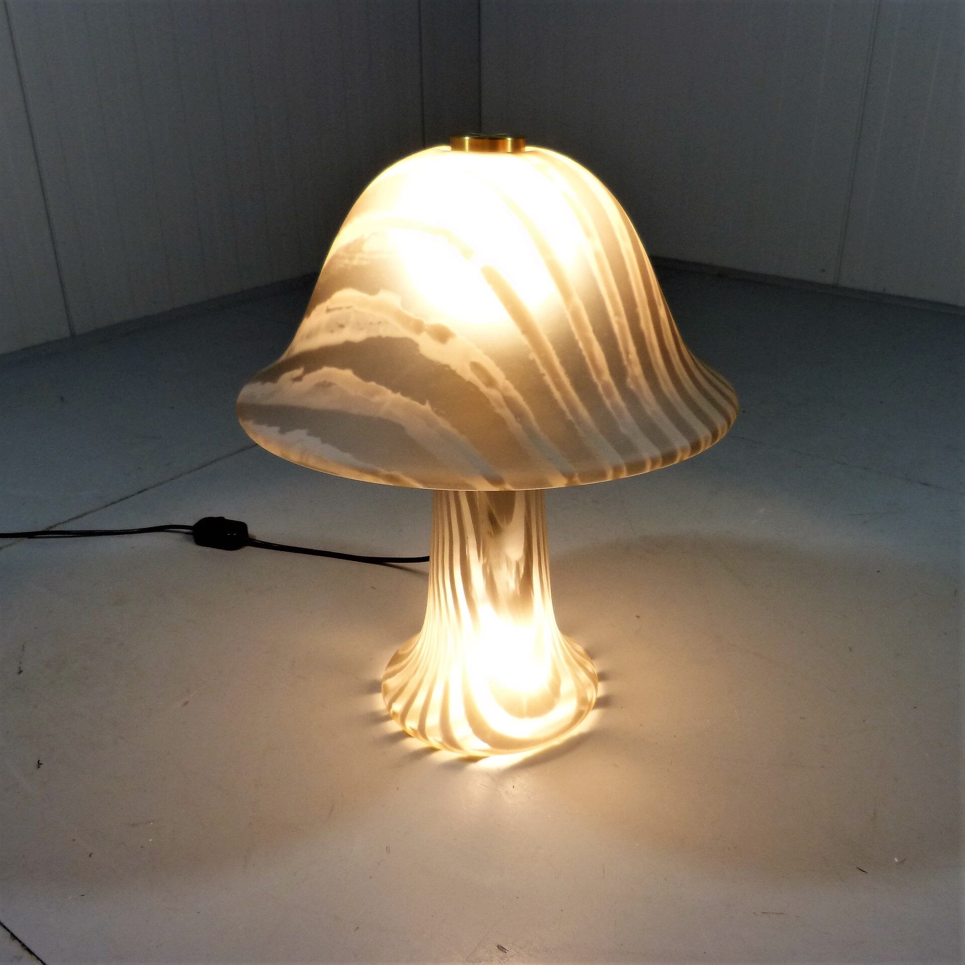Peill & Putzler glass mushroom table lamp, Germany