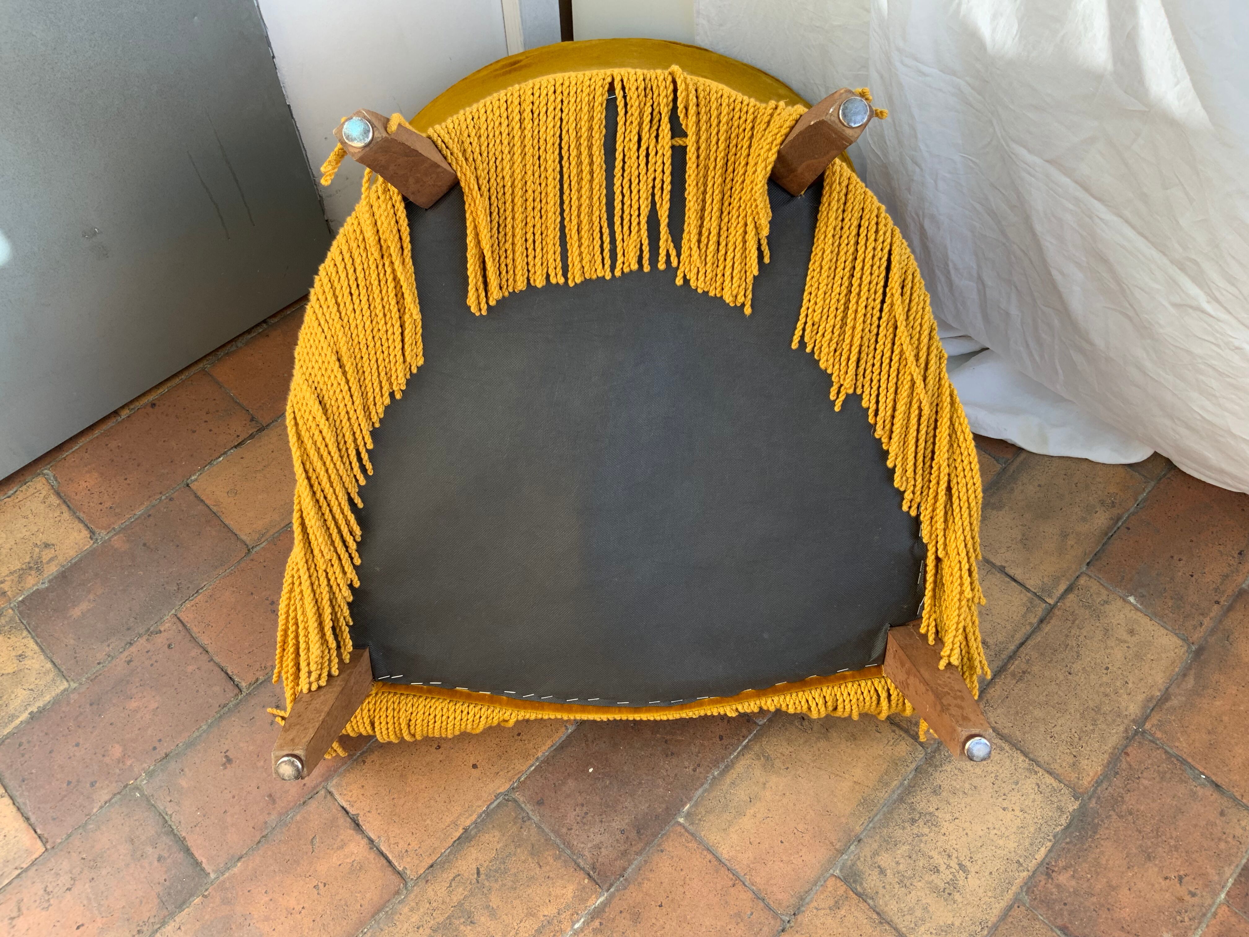 Velvet toad armchair
