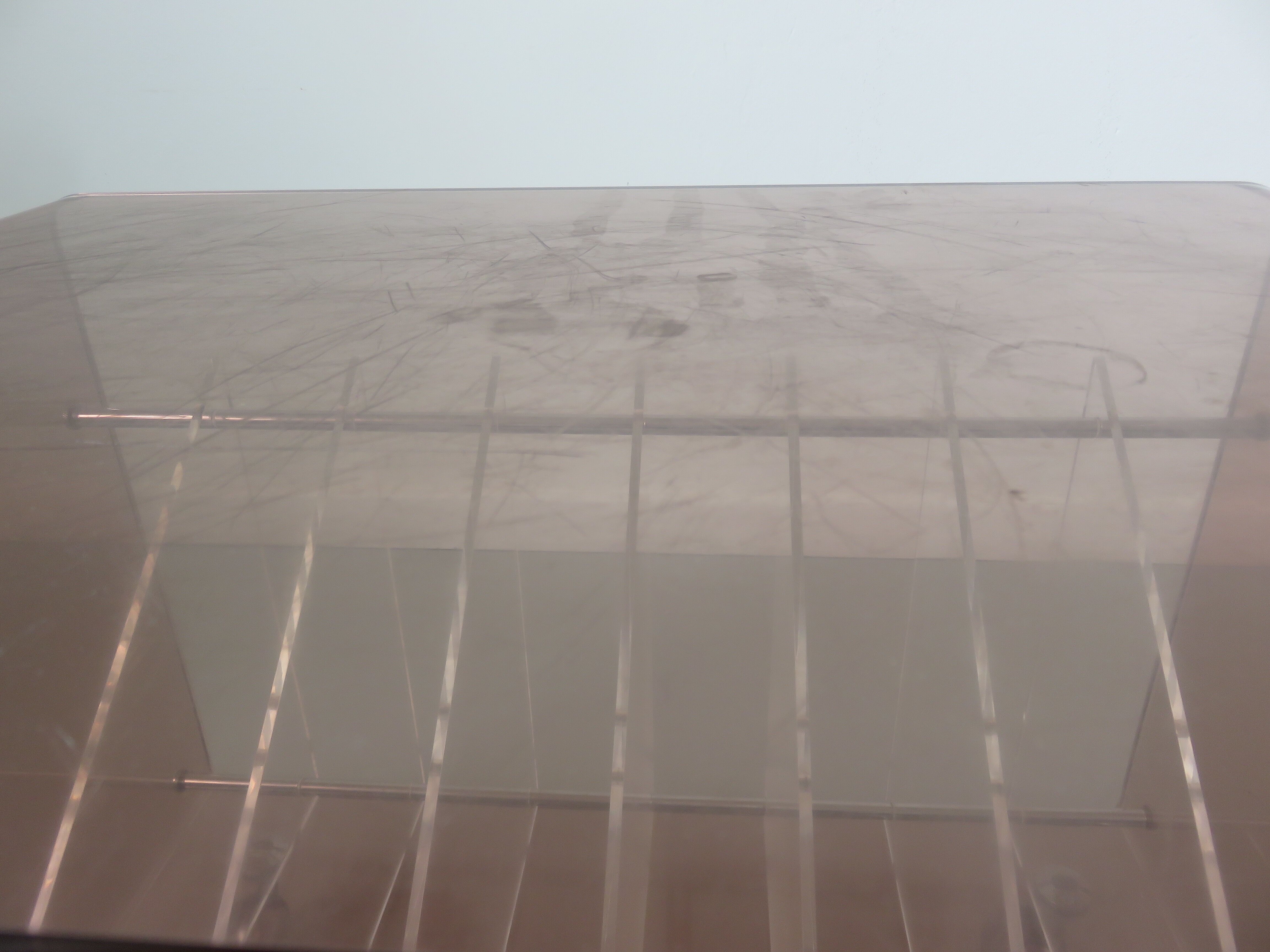 Table Hifi range vinylroche Bobois in 70s plexiglass