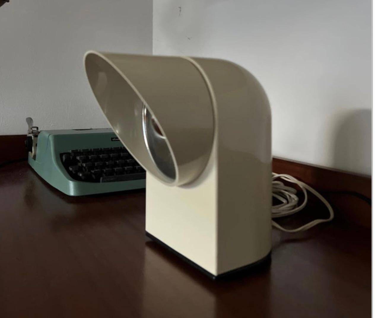 Vintage Italian Space Age "Oliver" White Table Lamp by Paolo Piva for Lumenform