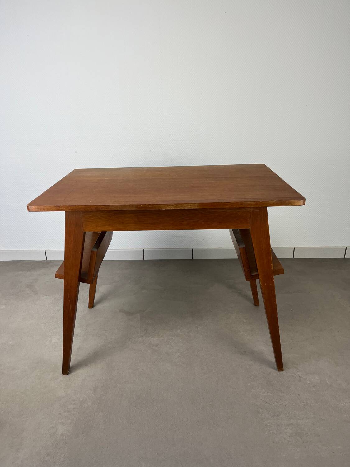Compass leg desk, 1950s wood reconstitution style.