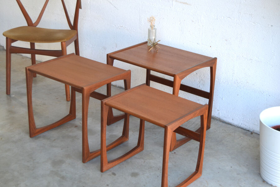 Tables gigognes Gplan par Robert Bennett