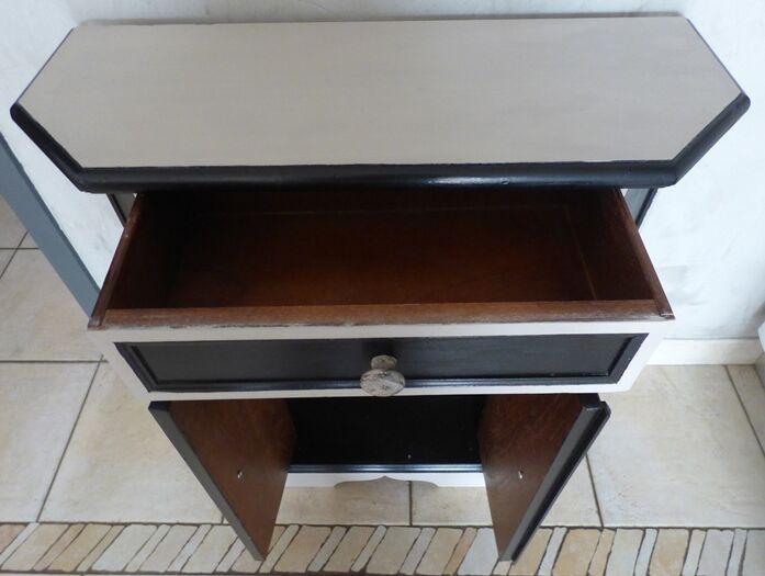 Small sideboard opening by two leaves and a quality wooden drawer