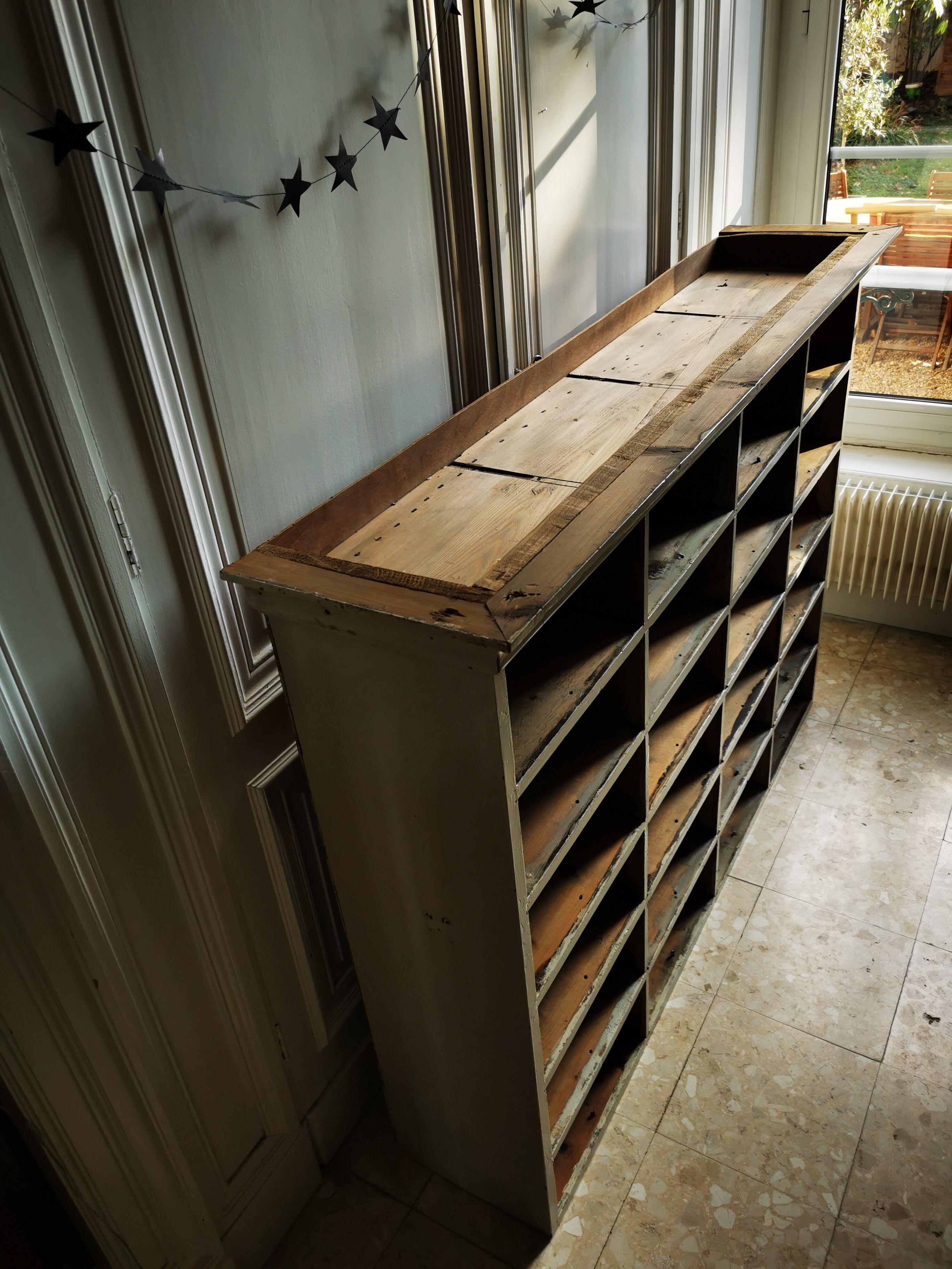 Former cabinet with lockers