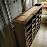 Ancien meuble de métier à casiers