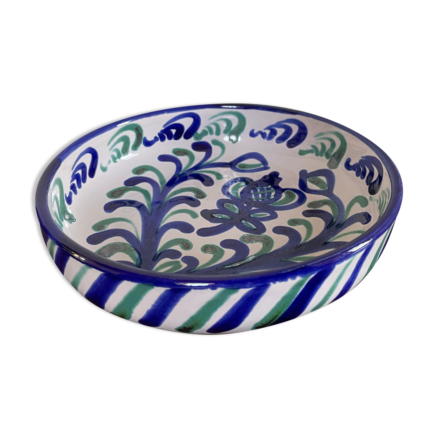 Hollow plate in ceramic from Granada.