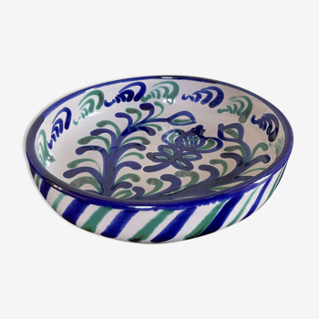 Hollow plate in ceramic from Granada.