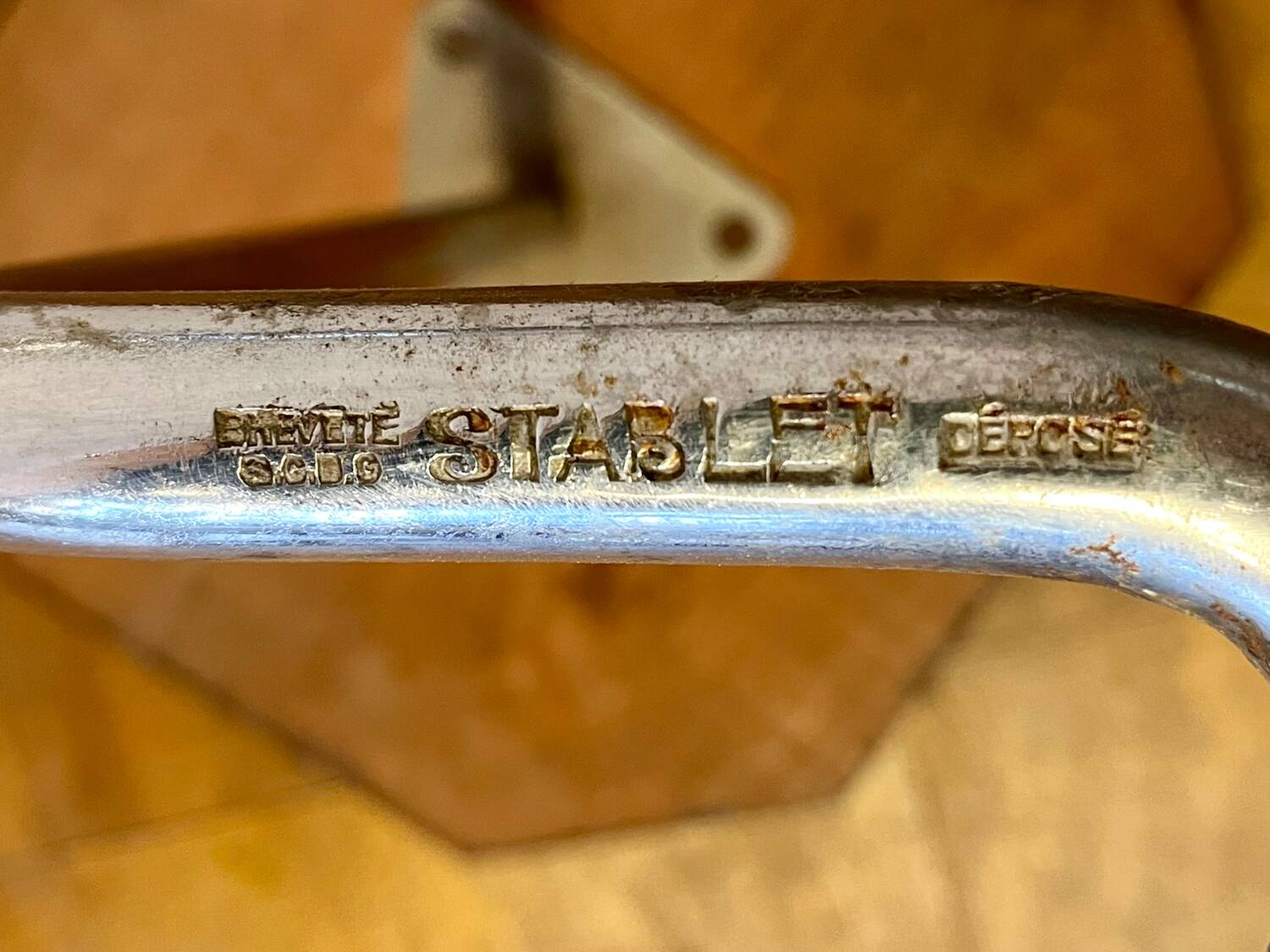 Stablet René Herbst display or side table