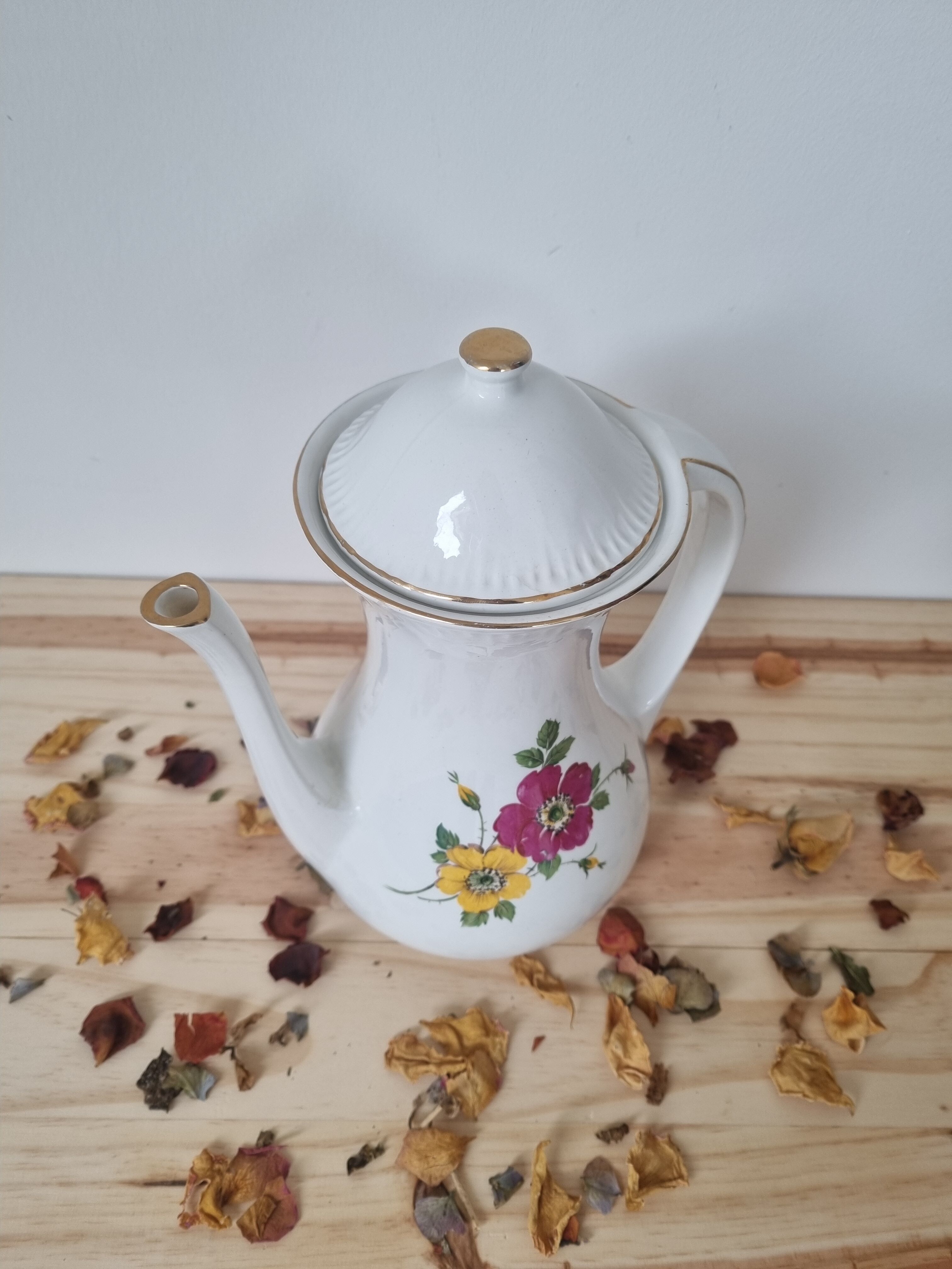 Vintage porcelain teapot Digoin Sarreguemines